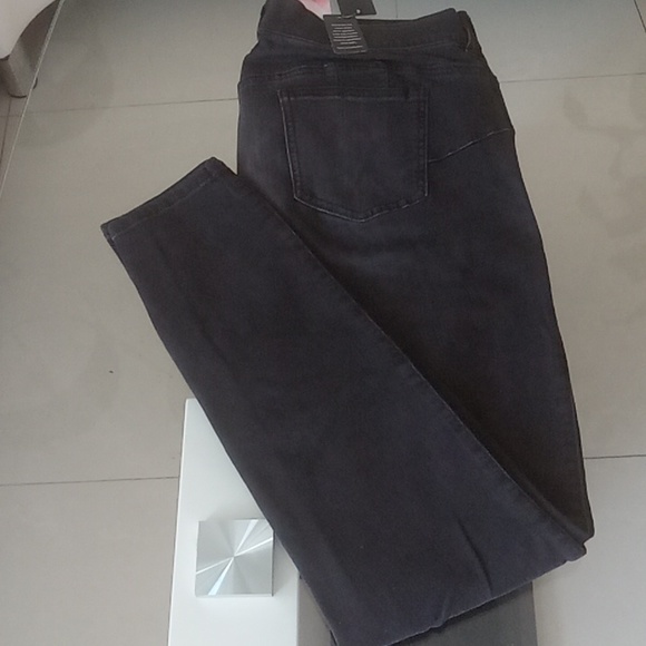 Bombshell Torrid LYCRA pants - Picture 7 of 8